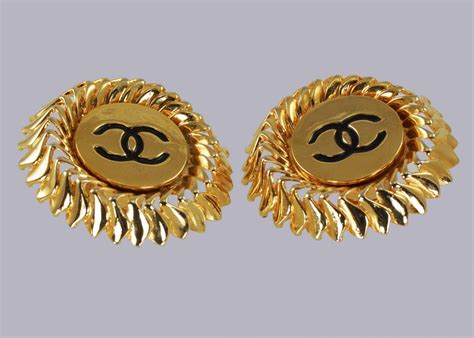 chanel ohrringe vintage|vintage chanel clip on earrings.